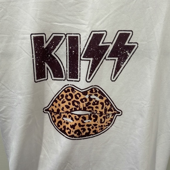 ⭐️NEW ANIMAL PRINT 💋 LIPS T-SHIRT - Picture 12 of 12